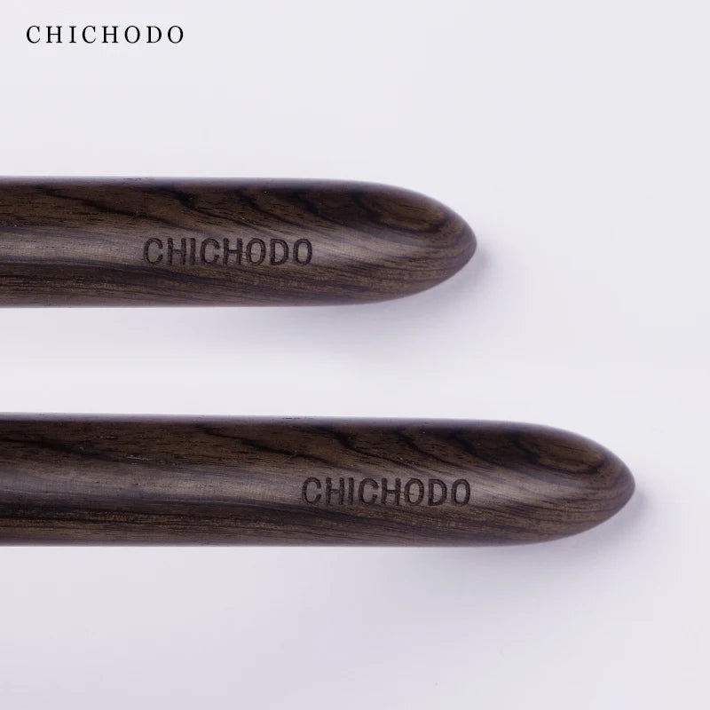 CHICHODO Ink Painting Series Blusher Brush – Goat Hair, High-Quality Makeup Tool - Lylamor.com