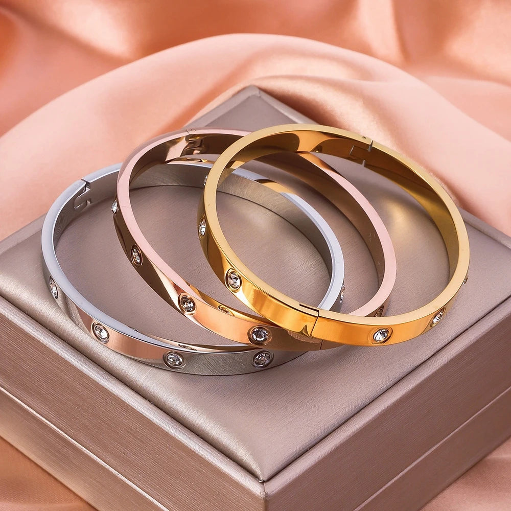 Classic 18K Stainless Steel Diamond Oval Bracelet - Timeless High-End Everyday Jewelry - Lylamor.com