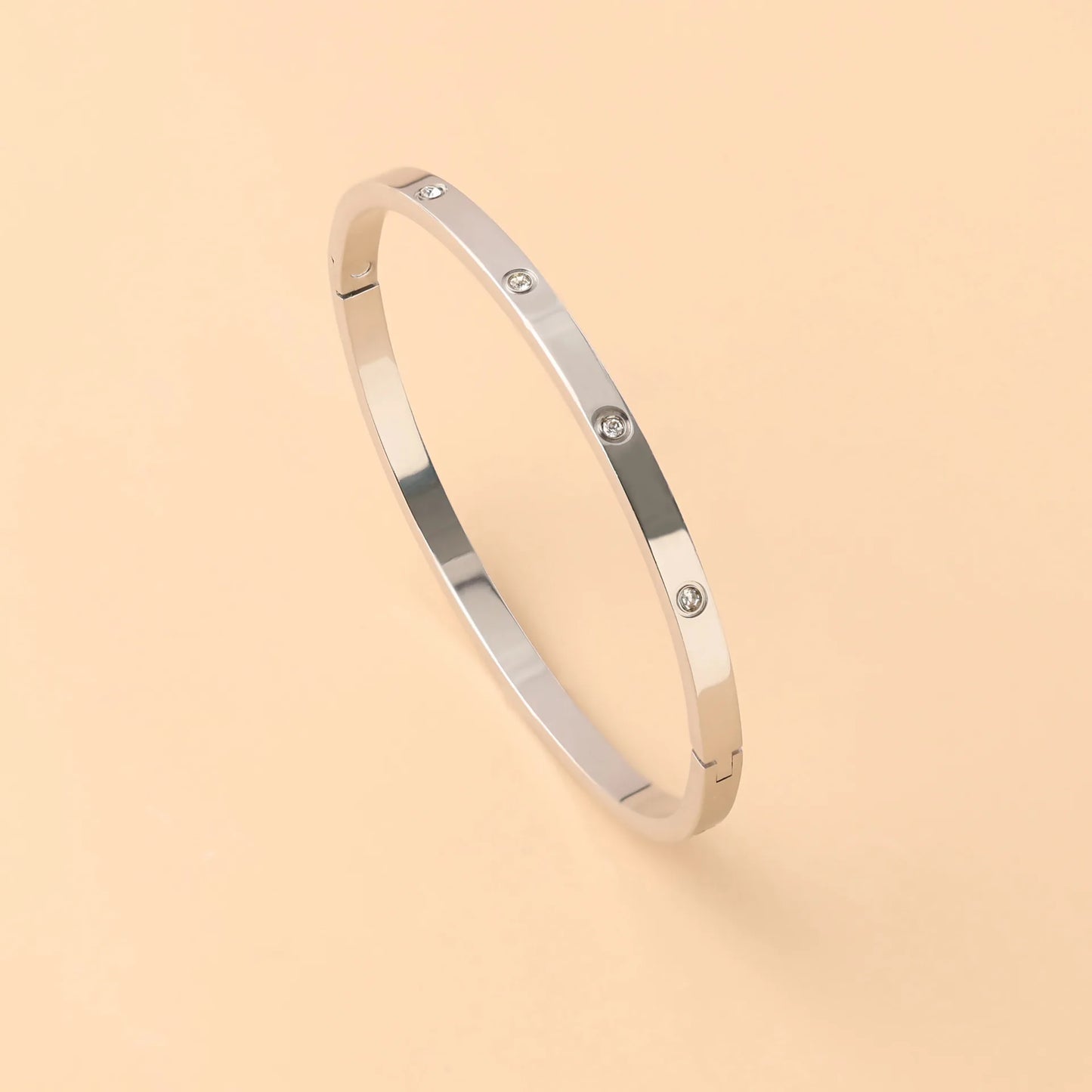 Classic 18K Stainless Steel Diamond Oval Bracelet - Timeless High-End Everyday Jewelry - Lylamor.com