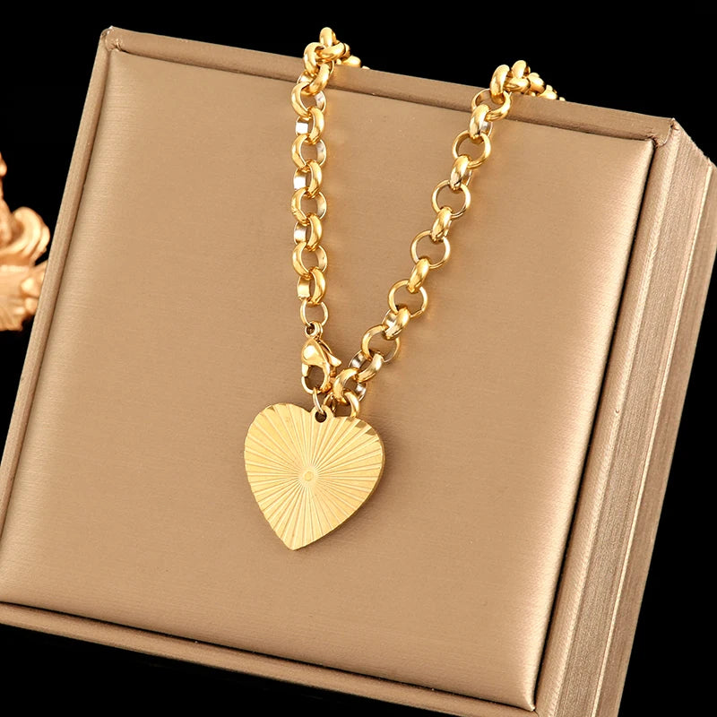 EILIECK 316L Stainless Steel Heart Pendant Necklace - 18K Gold Plated Waterproof Love Jewelry - Lylamor.com