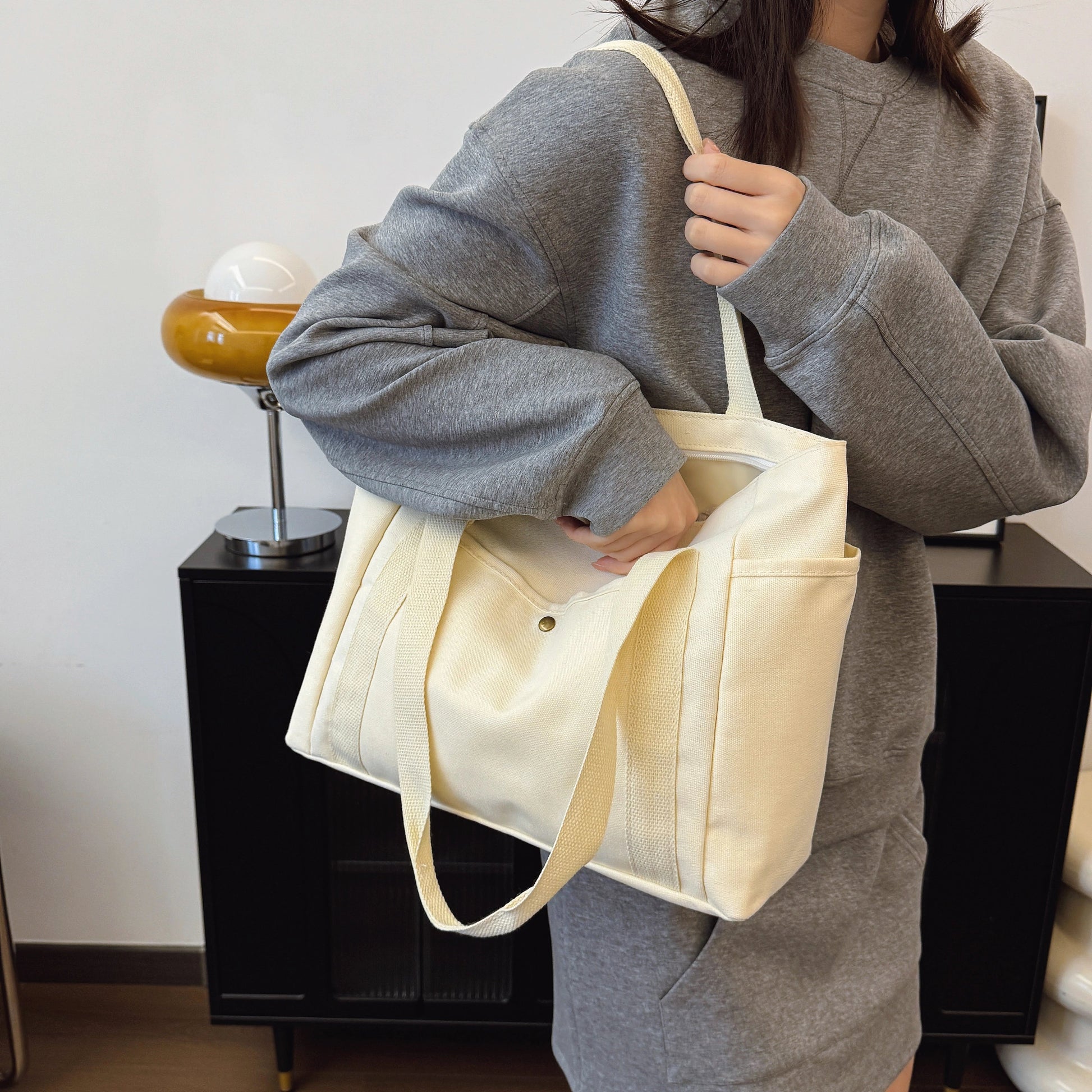 Large Canvas Tote Bag – Spacious & Stylish Carryall for Work, School & Shopping