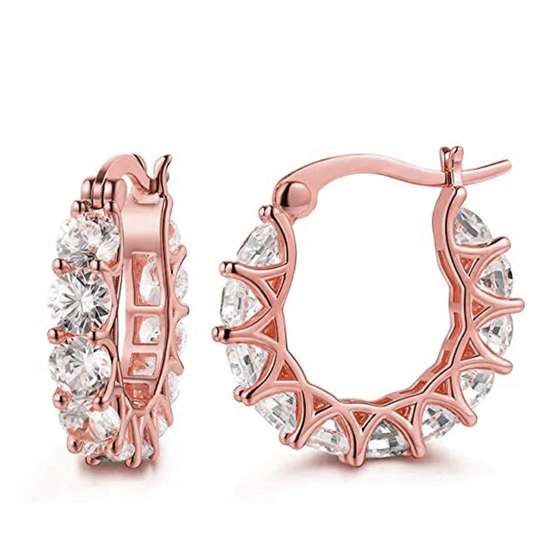 Pendientes de aro Huitan Luxe con circonitas cúbicas: elegancia con pavé de cristal