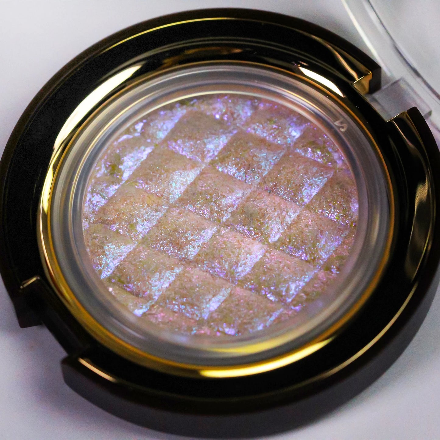 CHARMACY Luxury Duochrome Chameleon Eyeshadow – Long-lasting, Waterproof, Shiny Glitter Highlighter - Lylamor.com