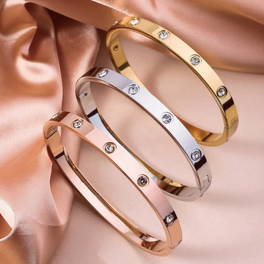 Classic 18K Stainless Steel Diamond Oval Bracelet - Timeless High-End Everyday Jewelry - Lylamor.com