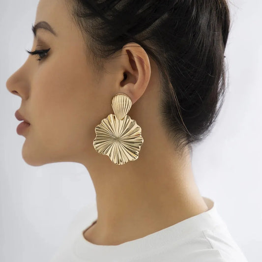 Lotus Leaf Drop Earrings | Trendy Geometric Gold Pendant Earrings for Women - Lylamor.com
