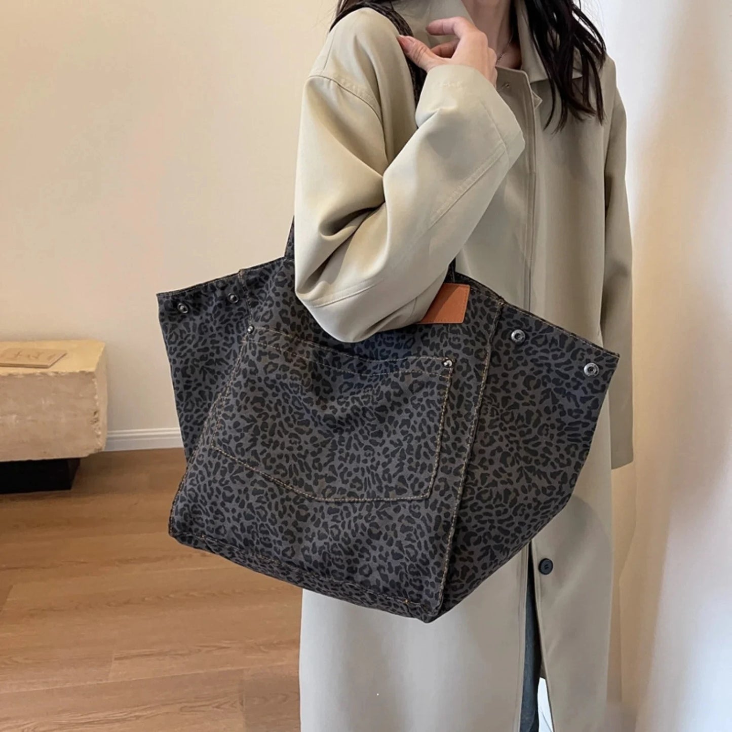 Leopard Print Canvas Tote Bag – Large Capacity Retro Shoulder Bag for School, Work & Shopping - Lylamor.com