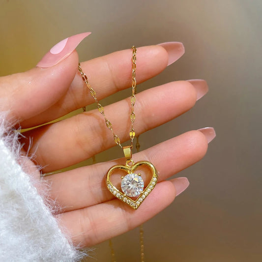Golden Heart & Lips Pendant Necklace - Stainless Steel Fashion Jewelry for Women - Lylamor.com